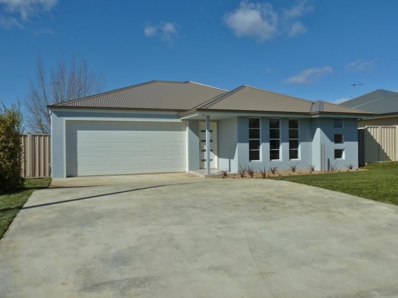 14 Kaleno Way, Orange NSW 2800