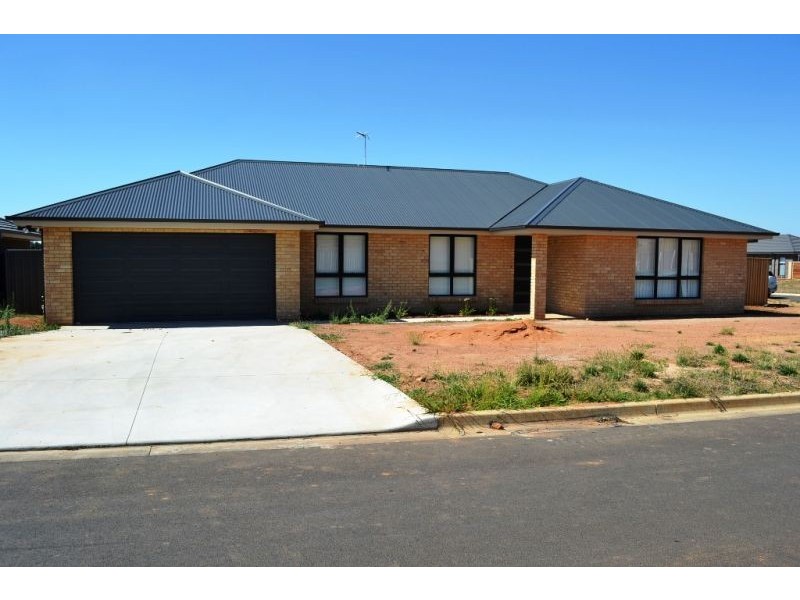 2 Elberta Street, Orange NSW 2800