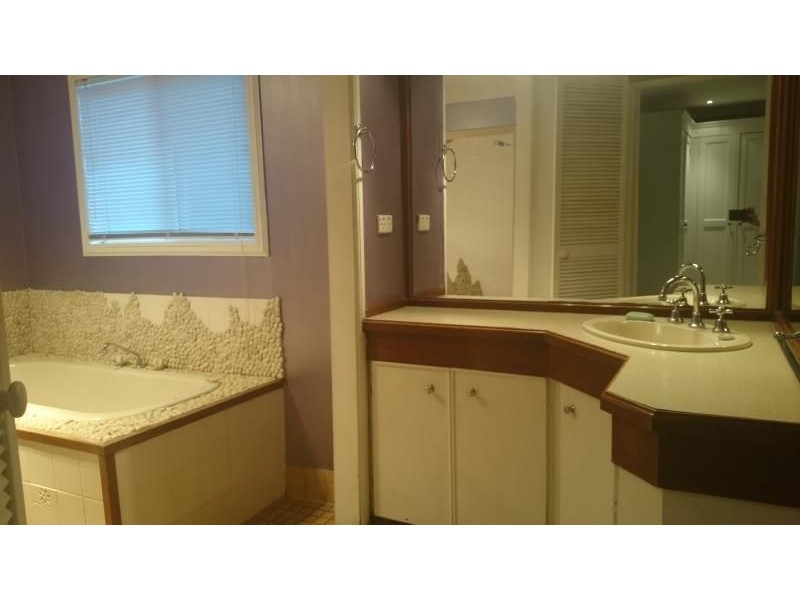 31 Lyal Street, Bathurst NSW 2795