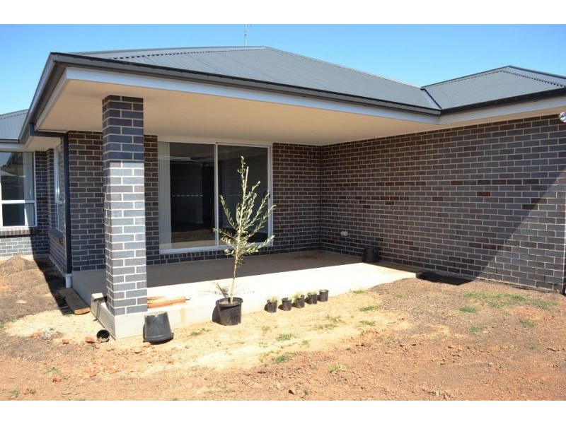 39 Valencia Drive, Orange NSW 2800