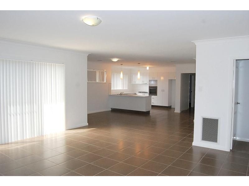 2/118 Diamond Drive, Orange NSW 2800