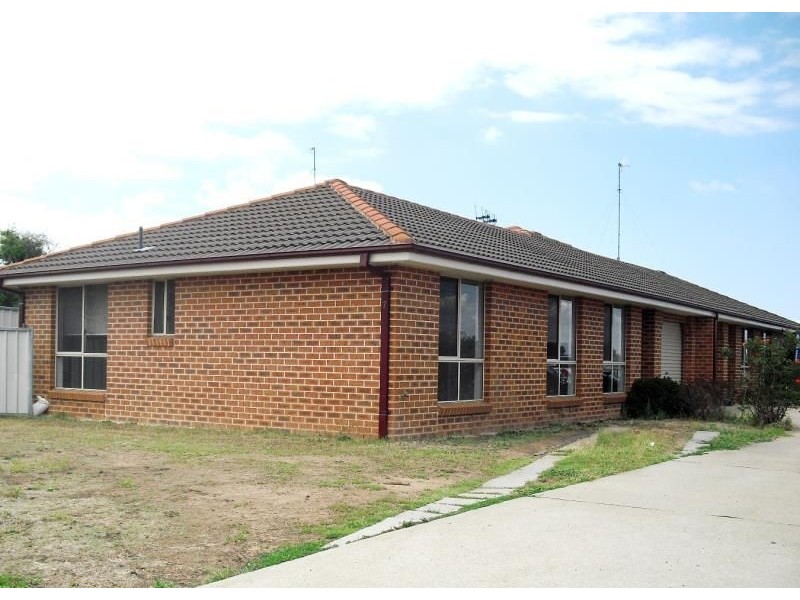 1/7 Horan Close, Bathurst NSW 2795