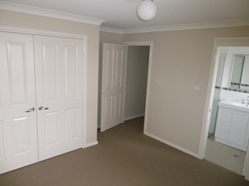 11 Etna Street, Orange NSW 2800