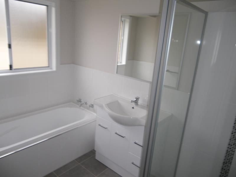 18 Robinson Court, Orange NSW 2800