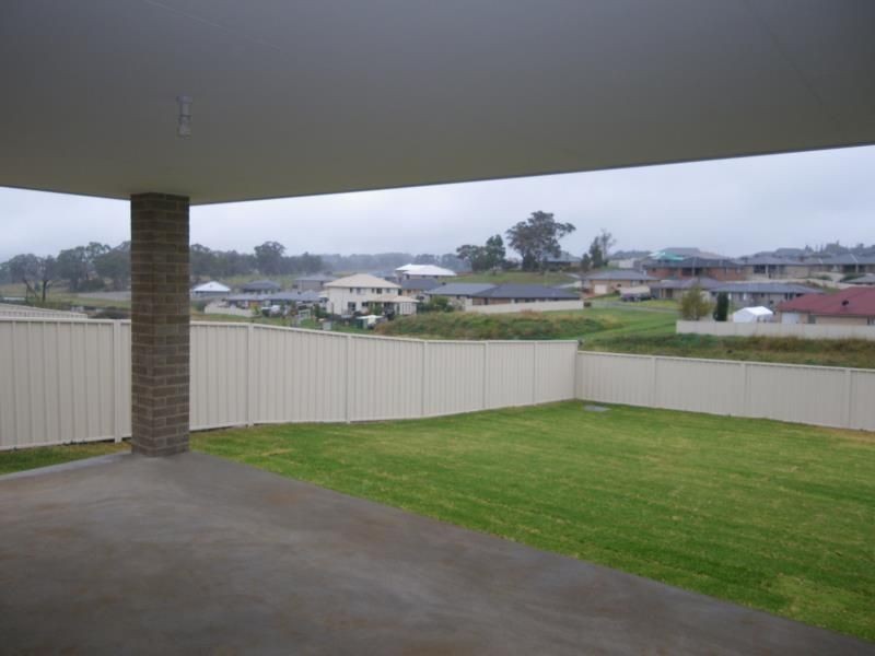 18 Robinson Court, Orange NSW 2800