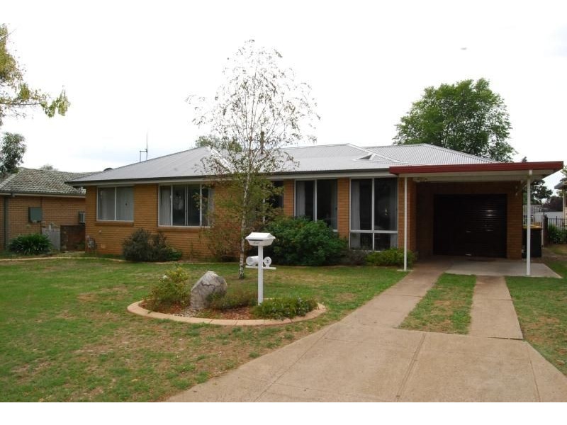 3 Mangowa Place, Orange NSW 2800