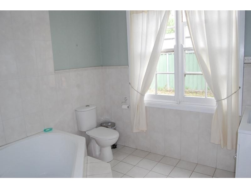 9 Grove Street, Spring Hill NSW 2800