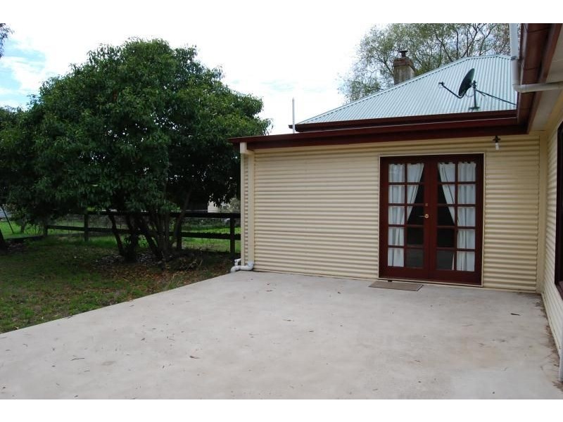 9 Grove Street, Spring Hill NSW 2800