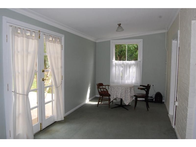 9 Grove Street, Spring Hill NSW 2800