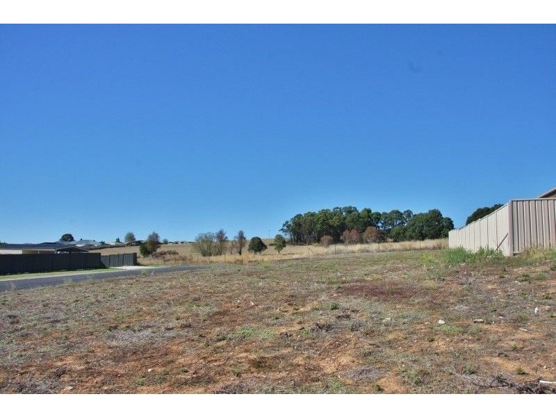 14 Plumb Street, Blayney NSW 2799