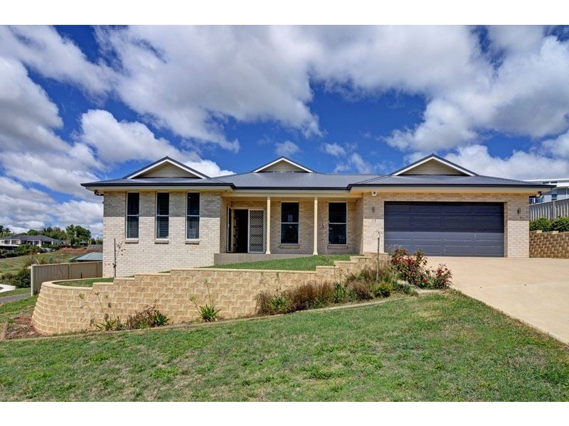 13 Stirling Avenue, Orange NSW 2800