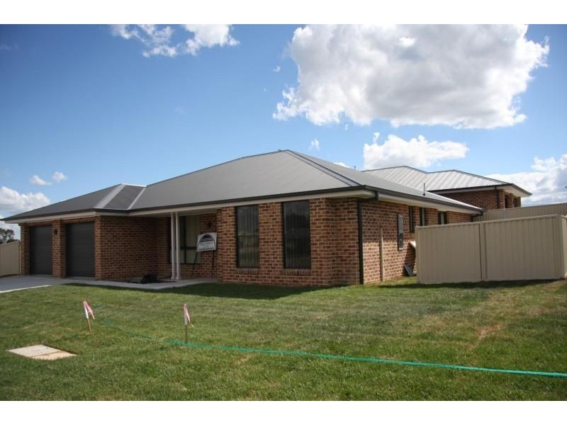 12 Amber Close, Bathurst NSW 2795