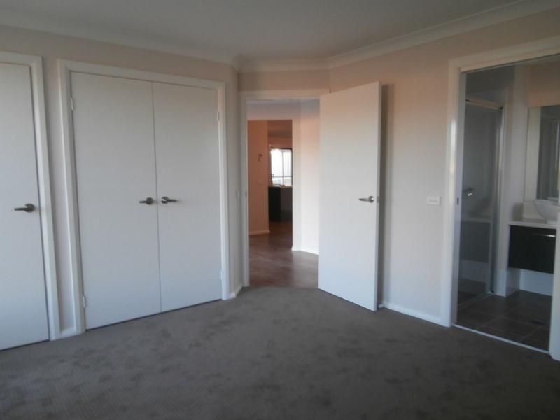 12 Amber Close, Bathurst NSW 2795