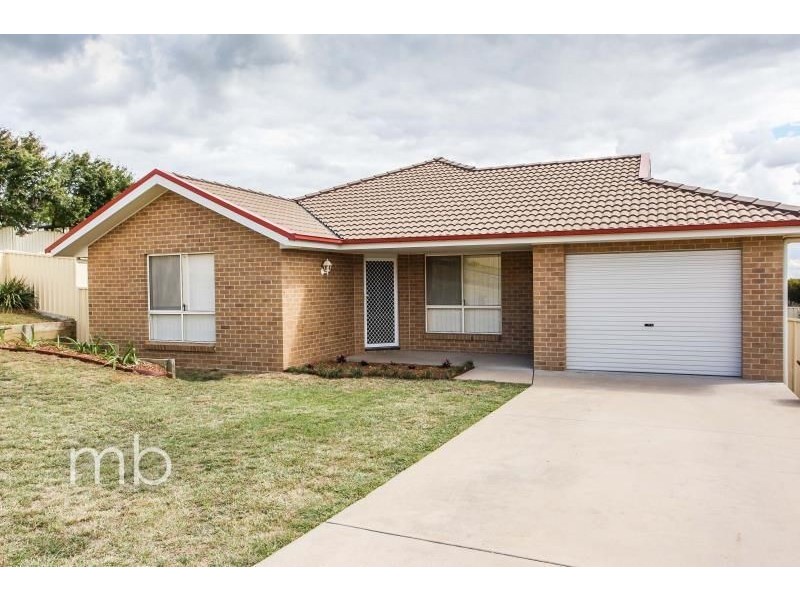 4 Maroney Place, Orange NSW 2800
