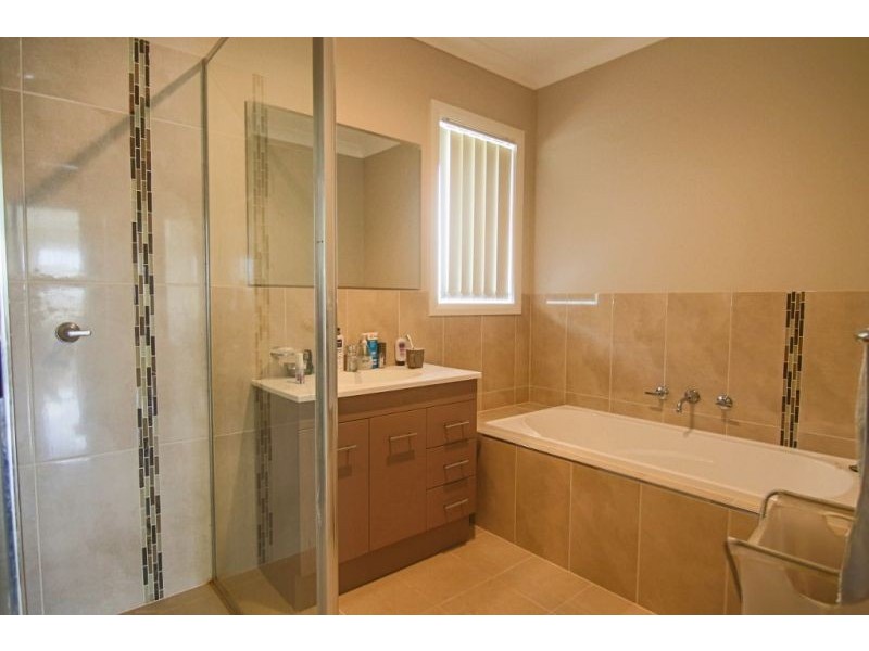 1/105 Diamond Drive, Orange NSW 2800