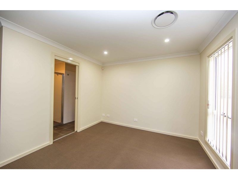 9 Moonstone Drive, Orange NSW 2800