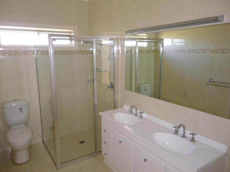 28 Isacc Drive, Orange NSW 2800