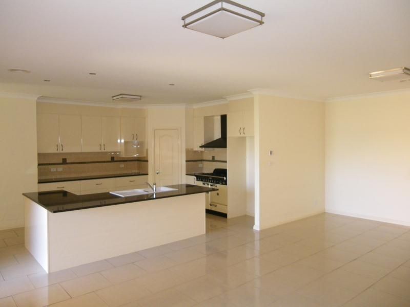 28 Isacc Drive, Orange NSW 2800