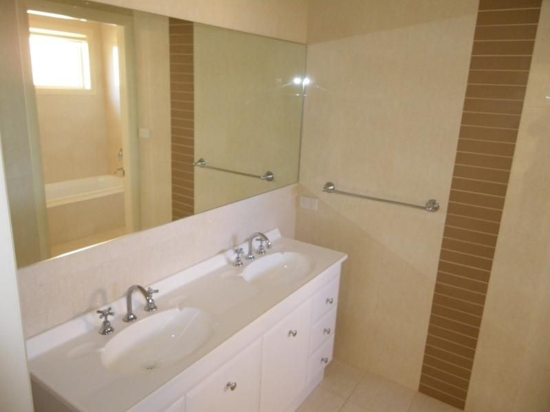 28 Isacc Drive, Orange NSW 2800