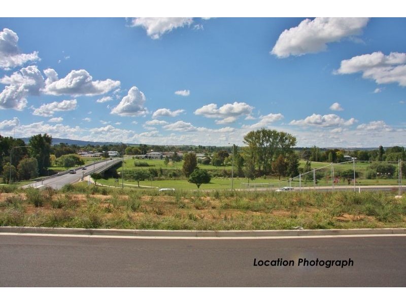 9 Parer Road, Bathurst NSW 2795