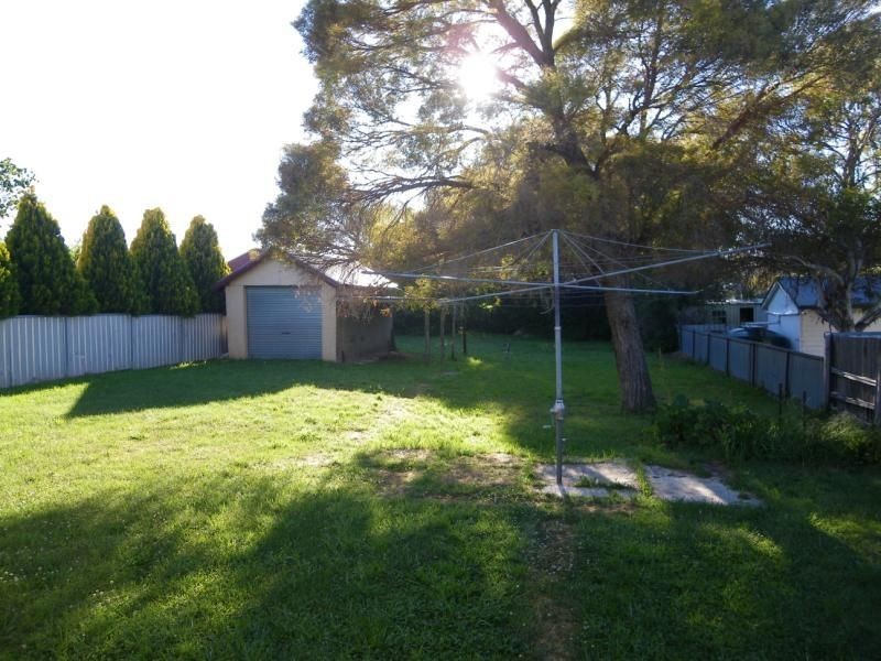 2 Kearneys Drive, Orange NSW 2800