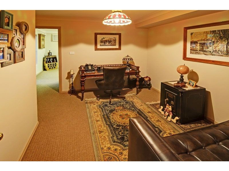 12 Casuarina Drive, Orange NSW 2800