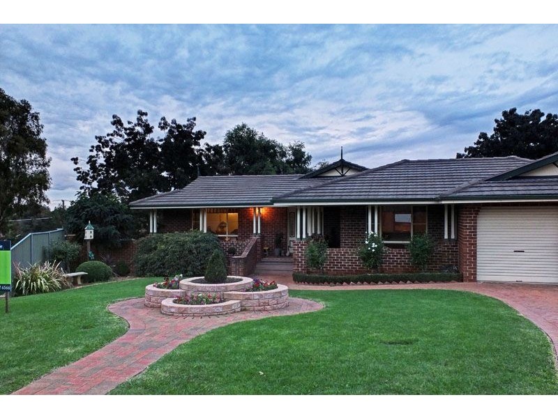 12 Casuarina Drive, Orange NSW 2800