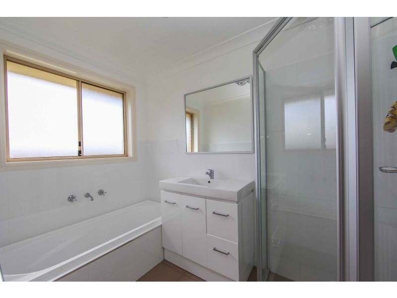 5a 5b Braeburn Crescent, Orange NSW 2800