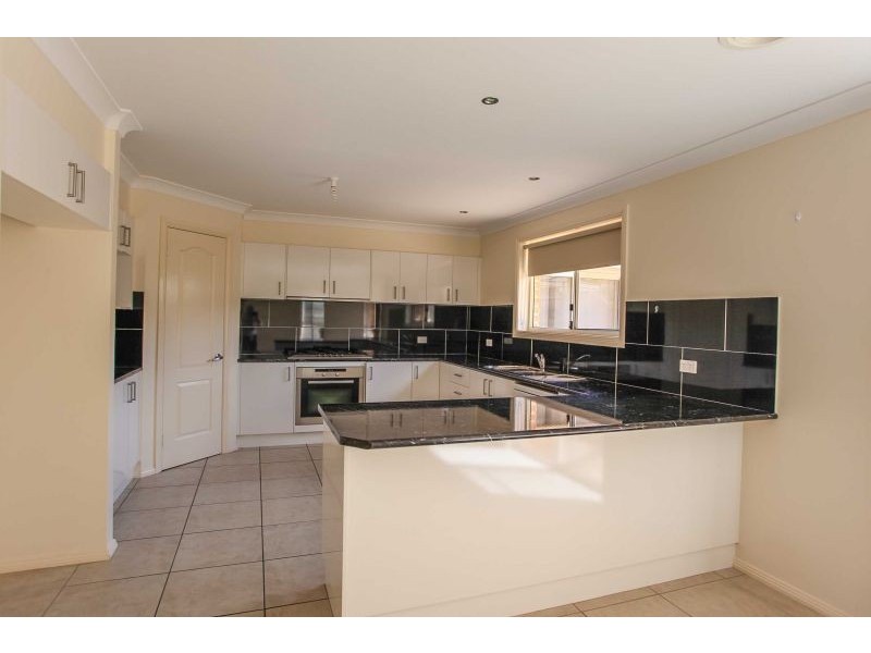 7 Olympic Drive, Orange NSW 2800