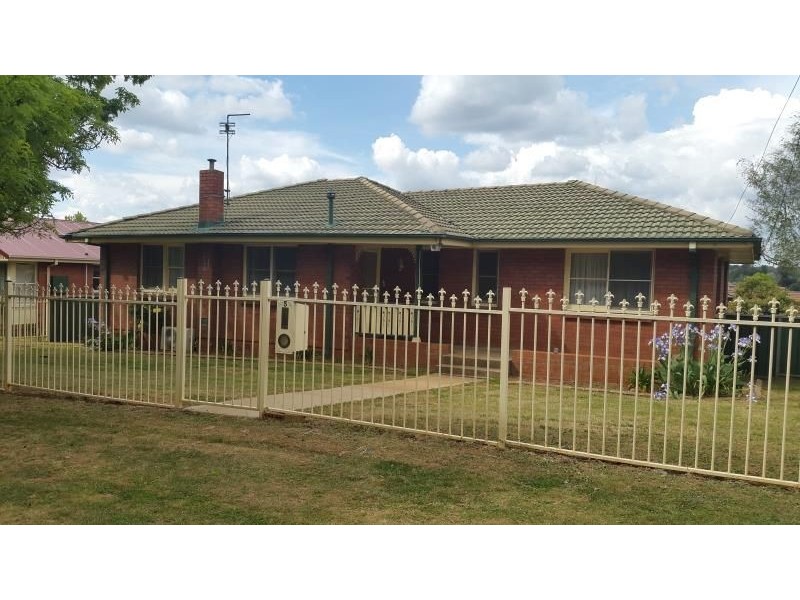5 Goorawin Road, Orange NSW 2800