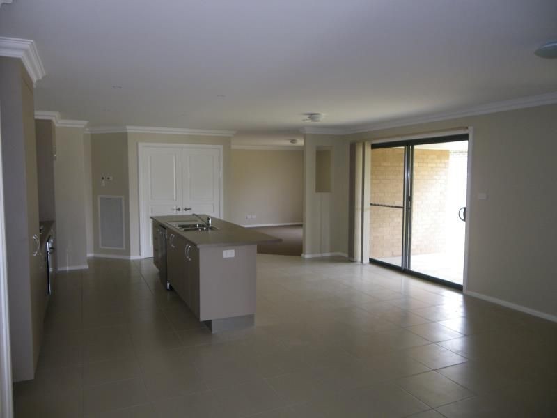 63 Diamond Drive, Orange NSW 2800