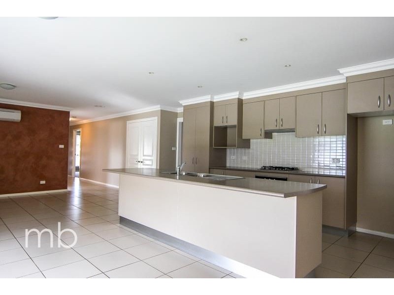 63 Diamond Drive, Orange NSW 2800