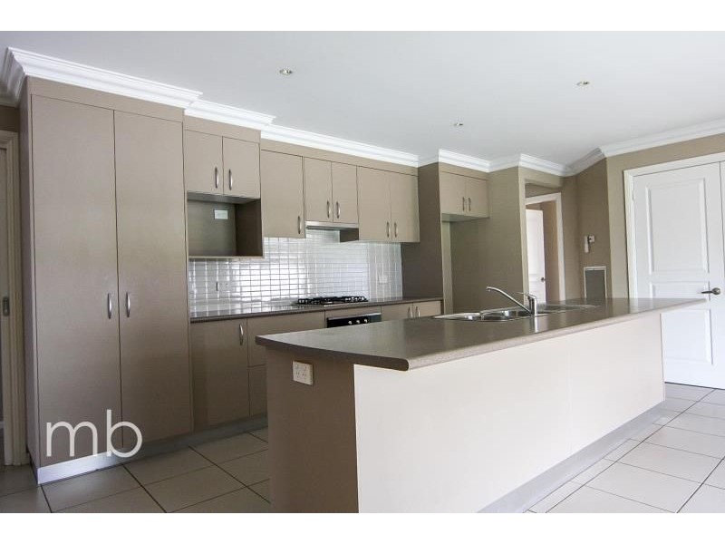 63 Diamond Drive, Orange NSW 2800