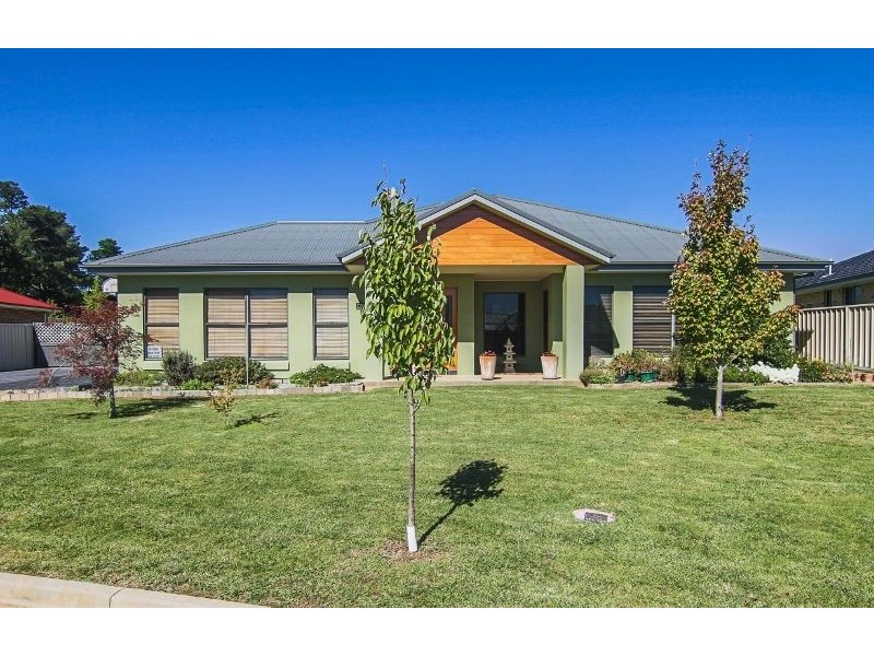 6 Jade Avenue, Orange NSW 2800