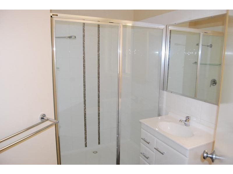 12a Booth Crescent, Orange NSW 2800