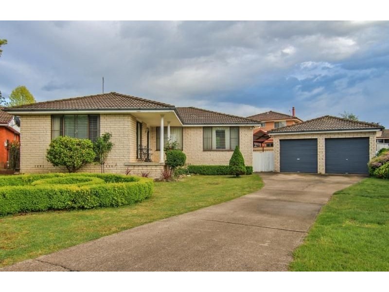 7 James Cook Crescent, Orange NSW 2800