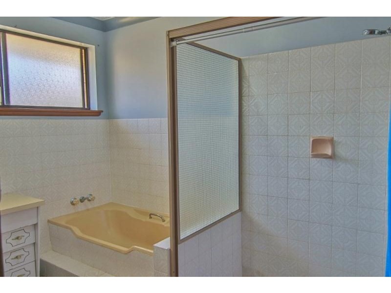 7 James Cook Crescent, Orange NSW 2800