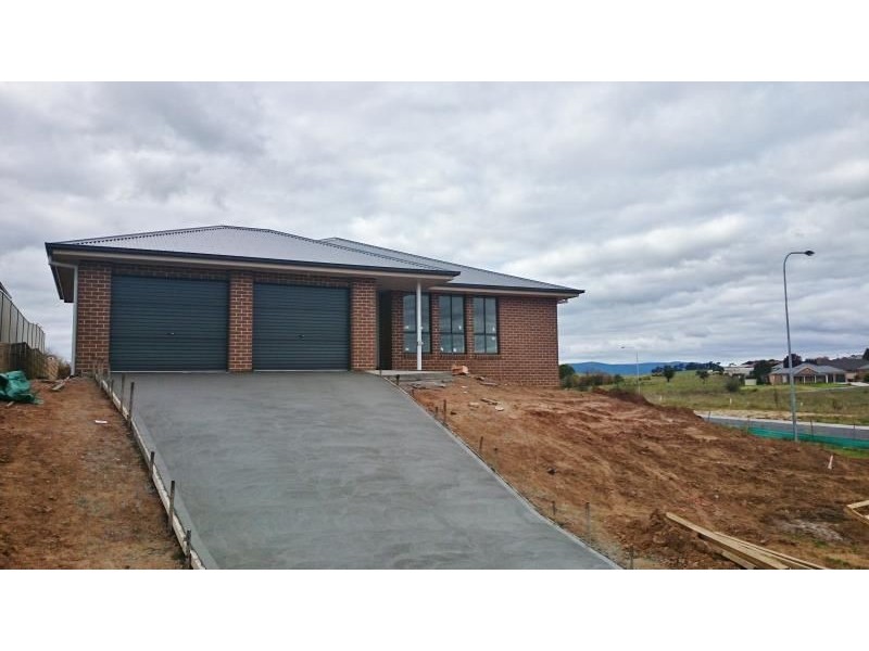 2 Jade Close, Kelso NSW 2795