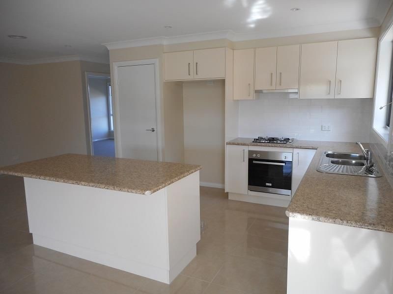 2 Jade Close, Kelso NSW 2795