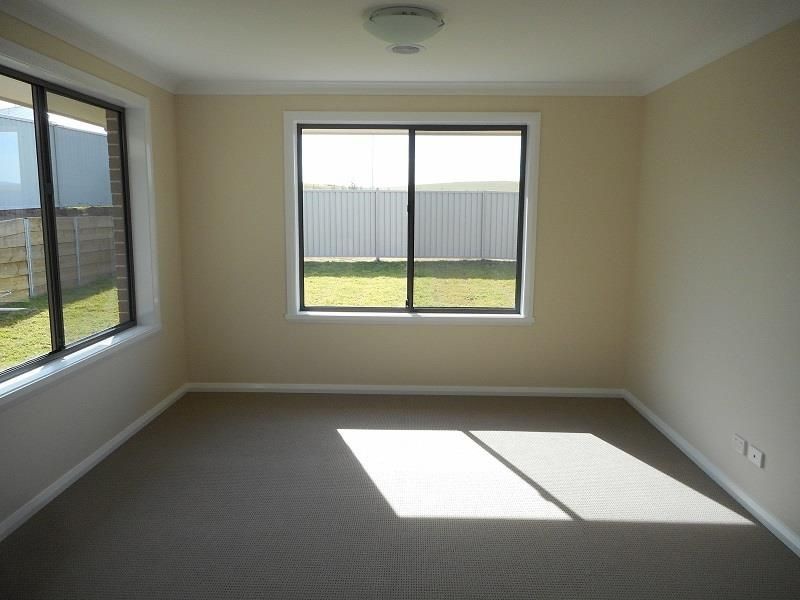 2 Jade Close, Kelso NSW 2795