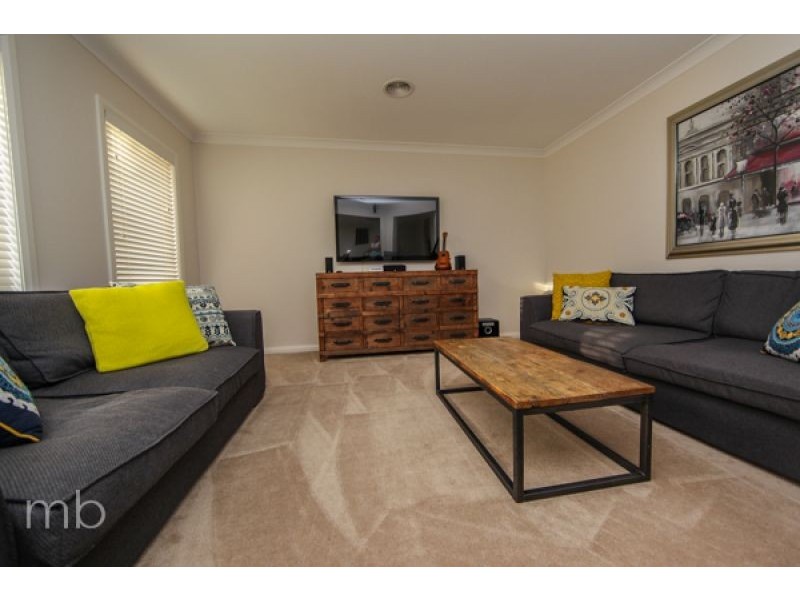 6 Stewart Close, Orange NSW 2800