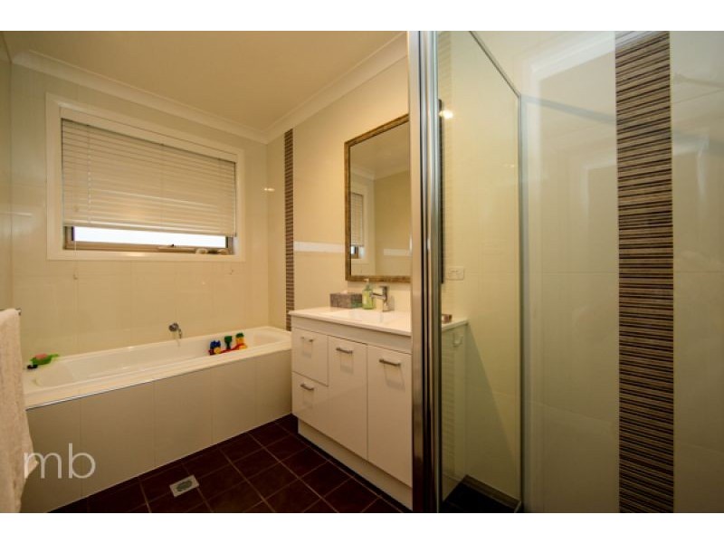 6 Stewart Close, Orange NSW 2800