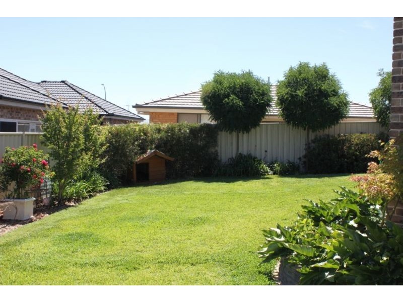6 Stewart Close, Orange NSW 2800