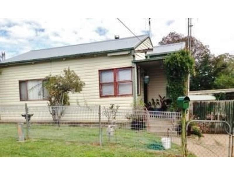11 Pacific Way, Bathurst NSW 2795