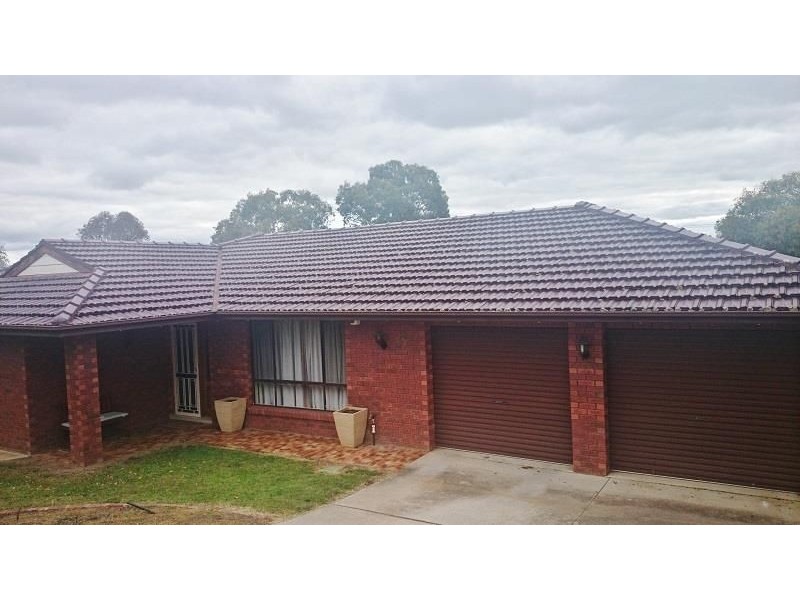 37 Barker Circuit, Bathurst NSW 2795