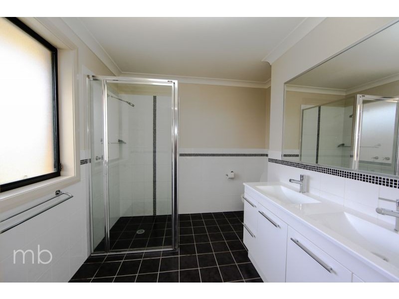 50 Botanic Way, Orange NSW 2800