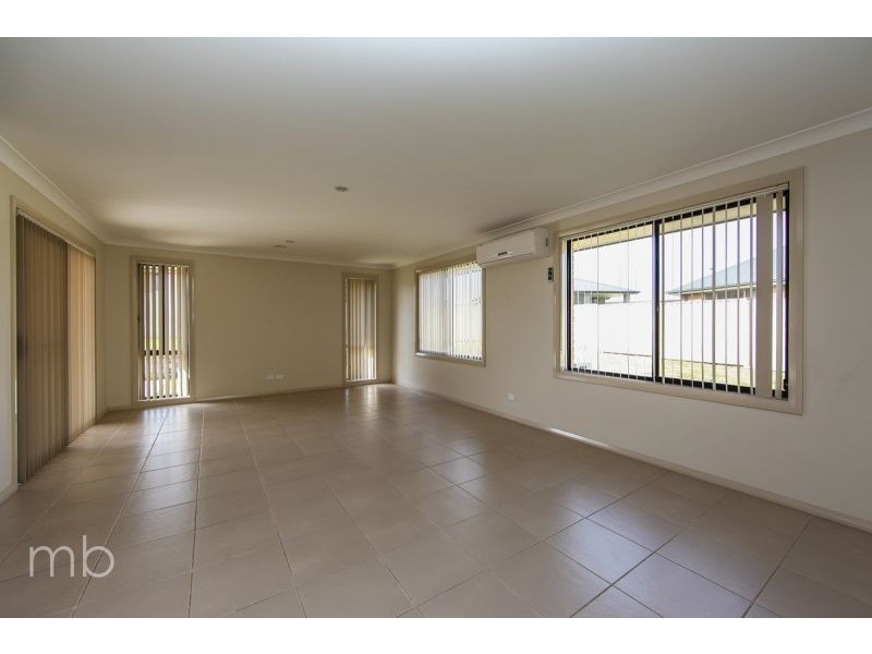 50 Botanic Way, Orange NSW 2800