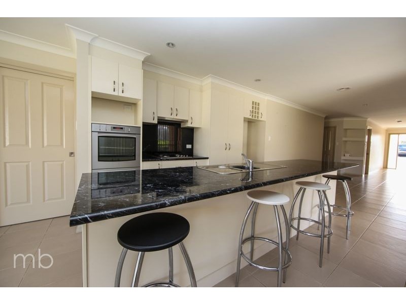 50 Botanic Way, Orange NSW 2800