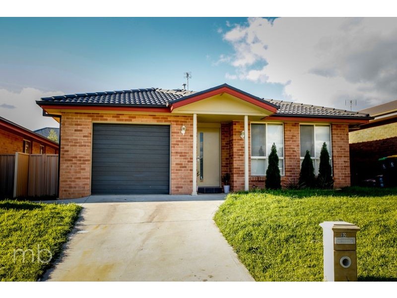 32 Brooklands Drive, Orange NSW 2800