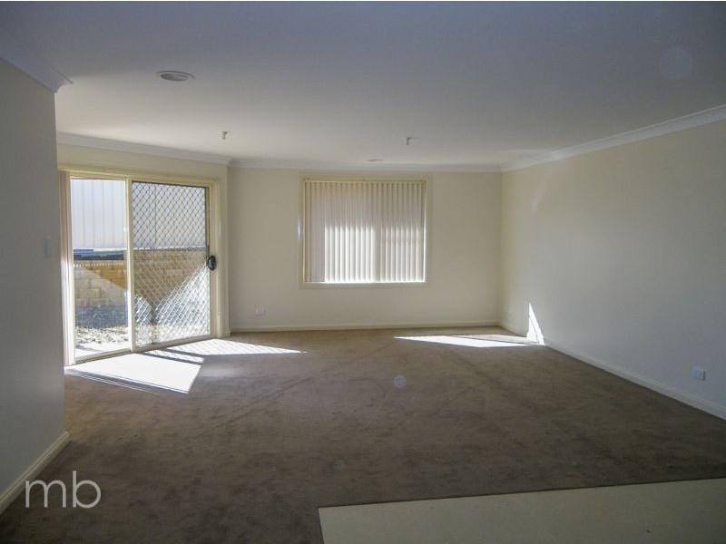 32 Brooklands Drive, Orange NSW 2800